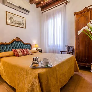 Ariel Silva Hotel Veneza